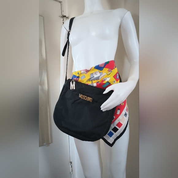 💋 Vintage Moschino Redwall 1990s Crossbody Bag - Picture 10 of 16